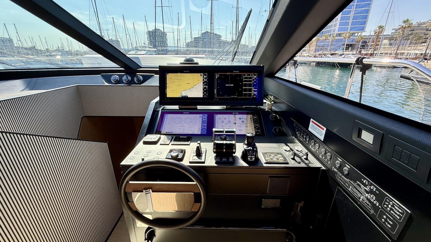 2024 FERRETTI YACHTS 720 